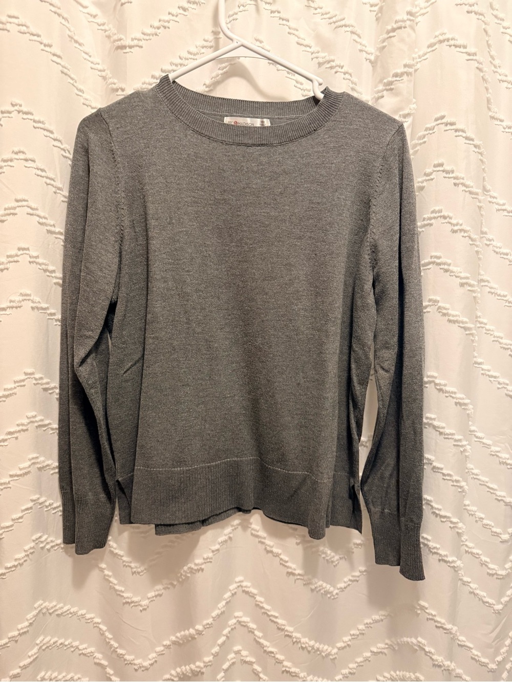 89th & Madison Gray Long-Sleeve Crewneck Sweater